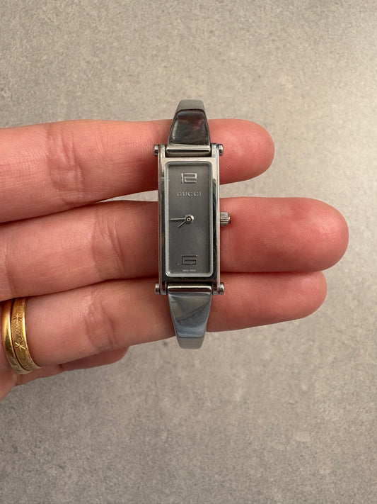 Gucci Stainless Steel Women Wrist Watch Mod 1500 L Grey Dial