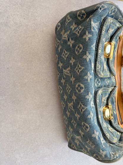 Louis Vuitton Neo Speedy Handbag