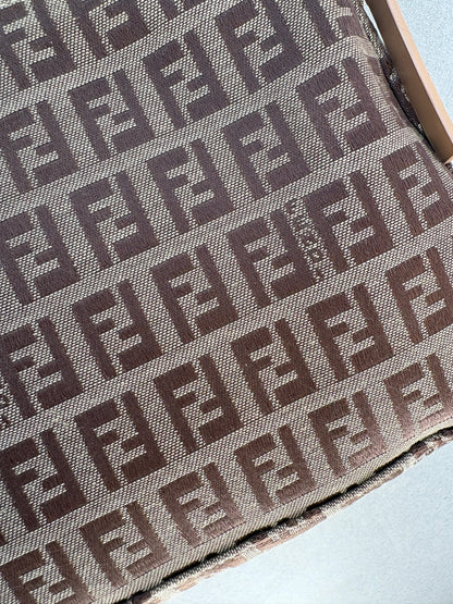 Fendi Baguette Shoulder Bag Zucchino