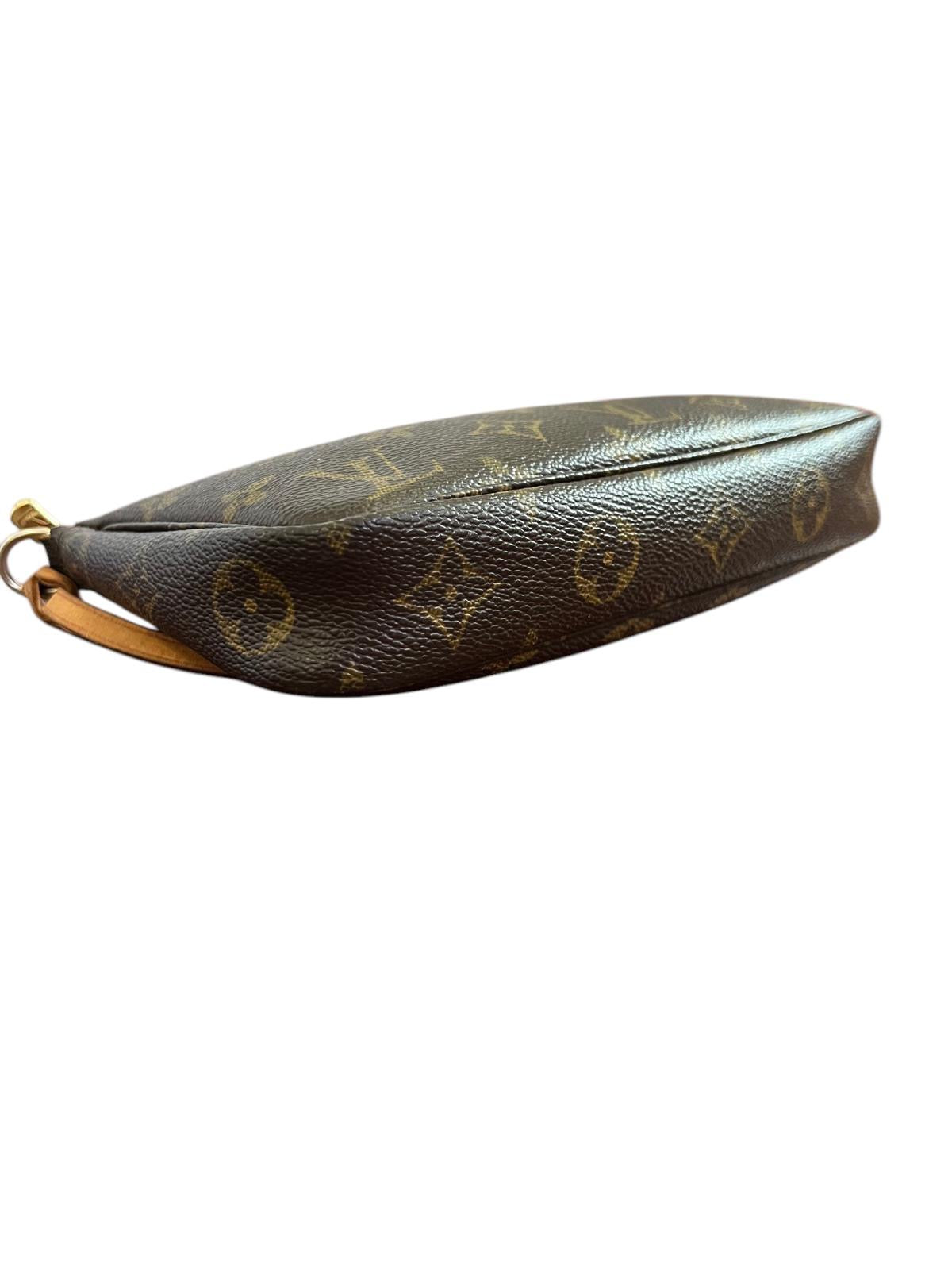 Louis Vuitton 2000s Monogram Pochette Accessoires