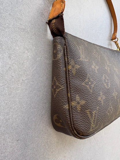 Louis Vuitton Monogram Pochette Accessoires