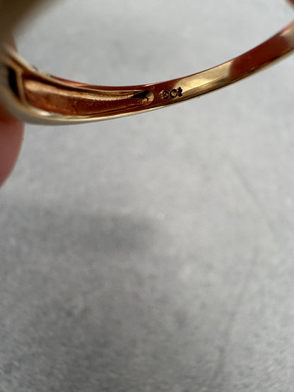 Vintage 9ct Gold Ring with Five Diamonds