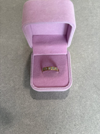 Vintage 9ct Gold Ring with Five Diamonds