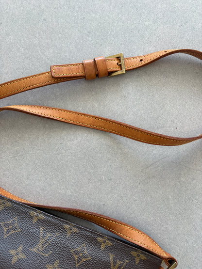 Louis Vuitton Monogram Trotteur Cross-body Bag
