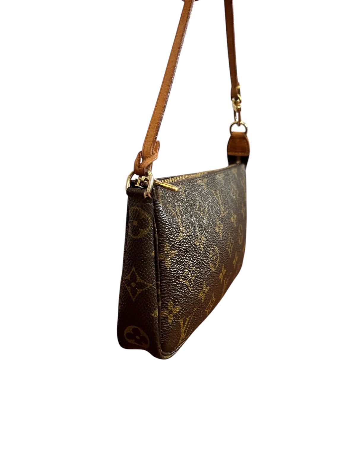 Louis Vuitton 2000s Monogram Pochette Accessoires