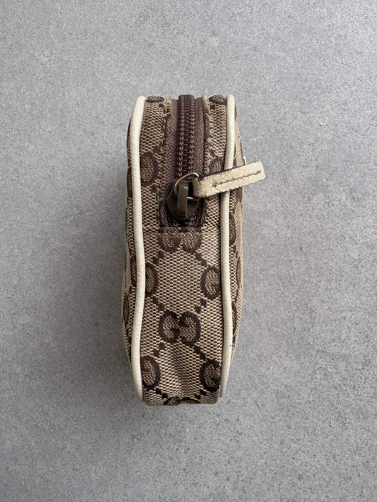 Gucci Biege and White Pouch