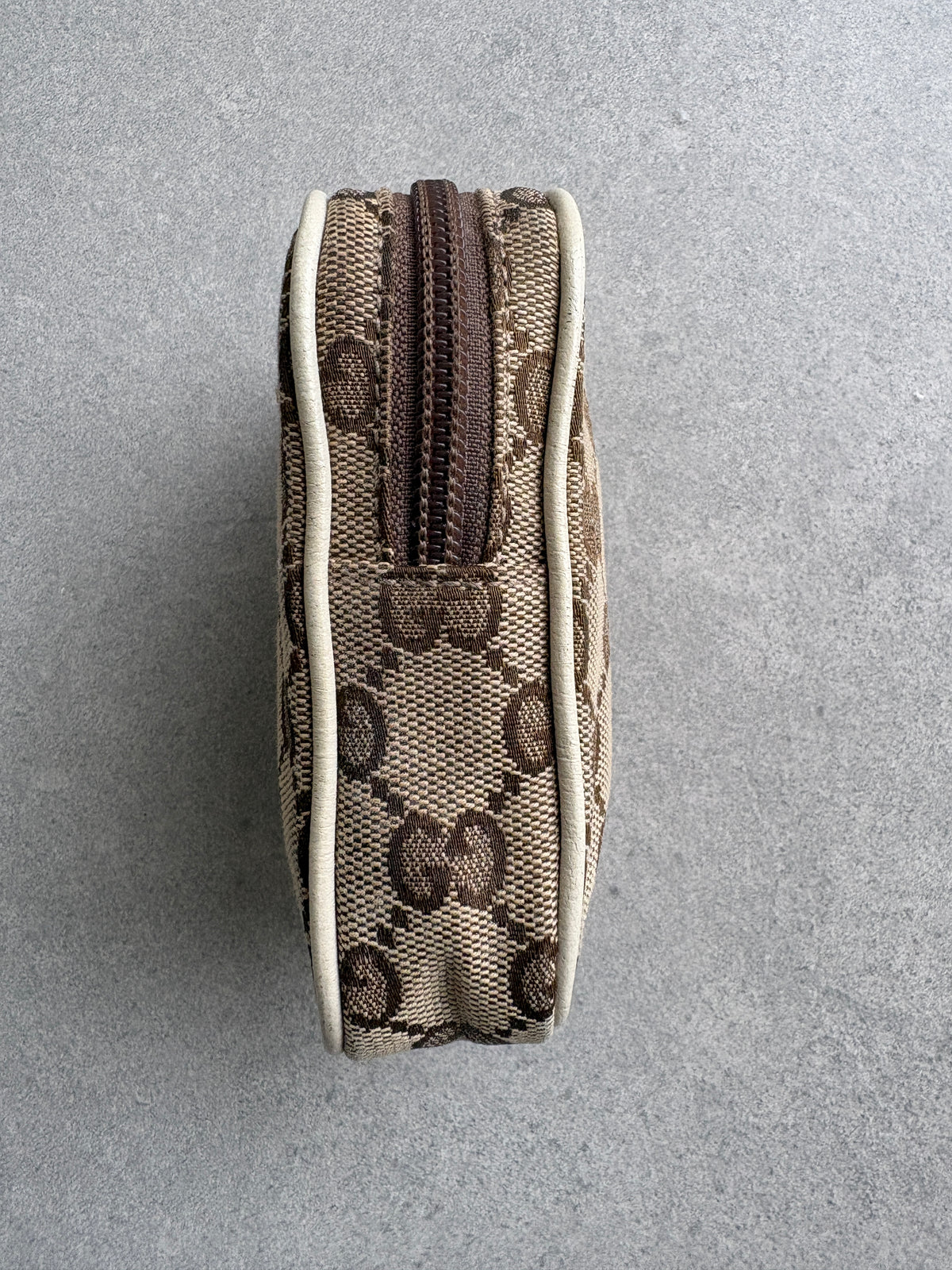 Gucci Biege and White Pouch