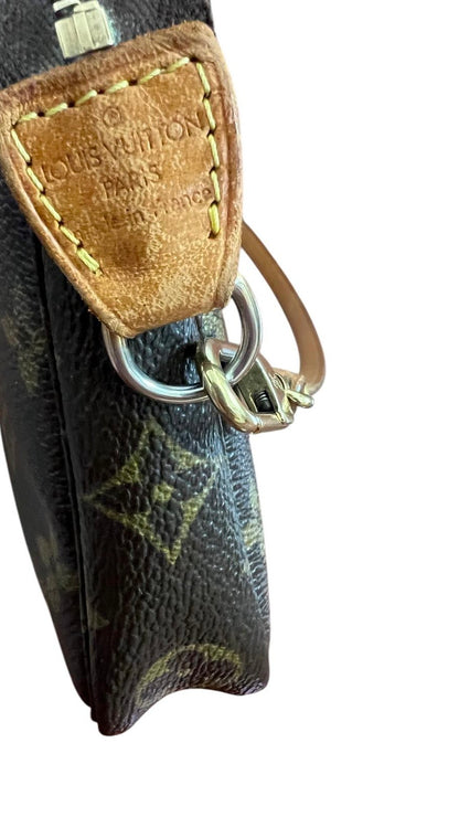 Louis Vuitton 2000s Monogram Pochette Accessoires
