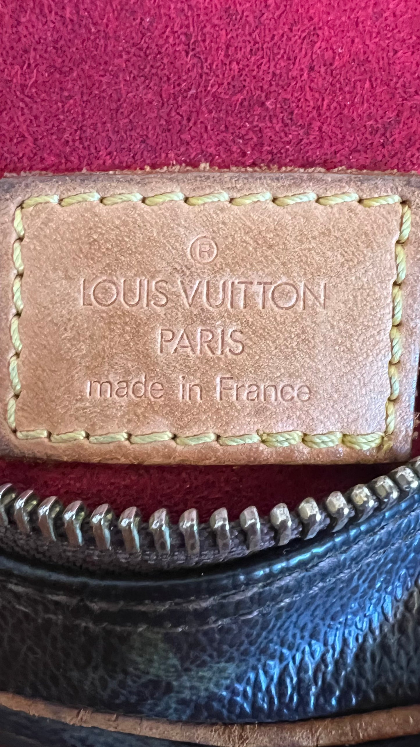 Louis Vuitton MM Croissant Shoulder Bag