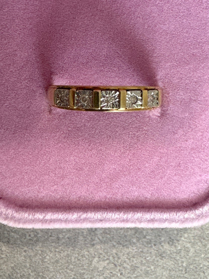 Vintage 9ct Gold Ring with Five Diamonds