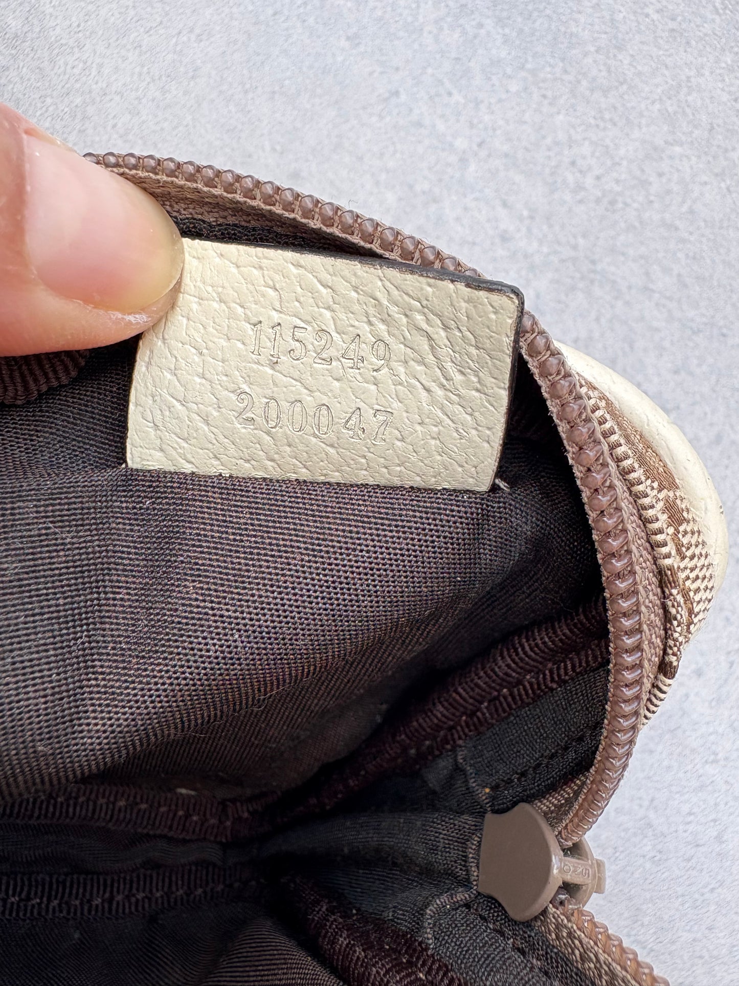 Gucci Biege and White Pouch