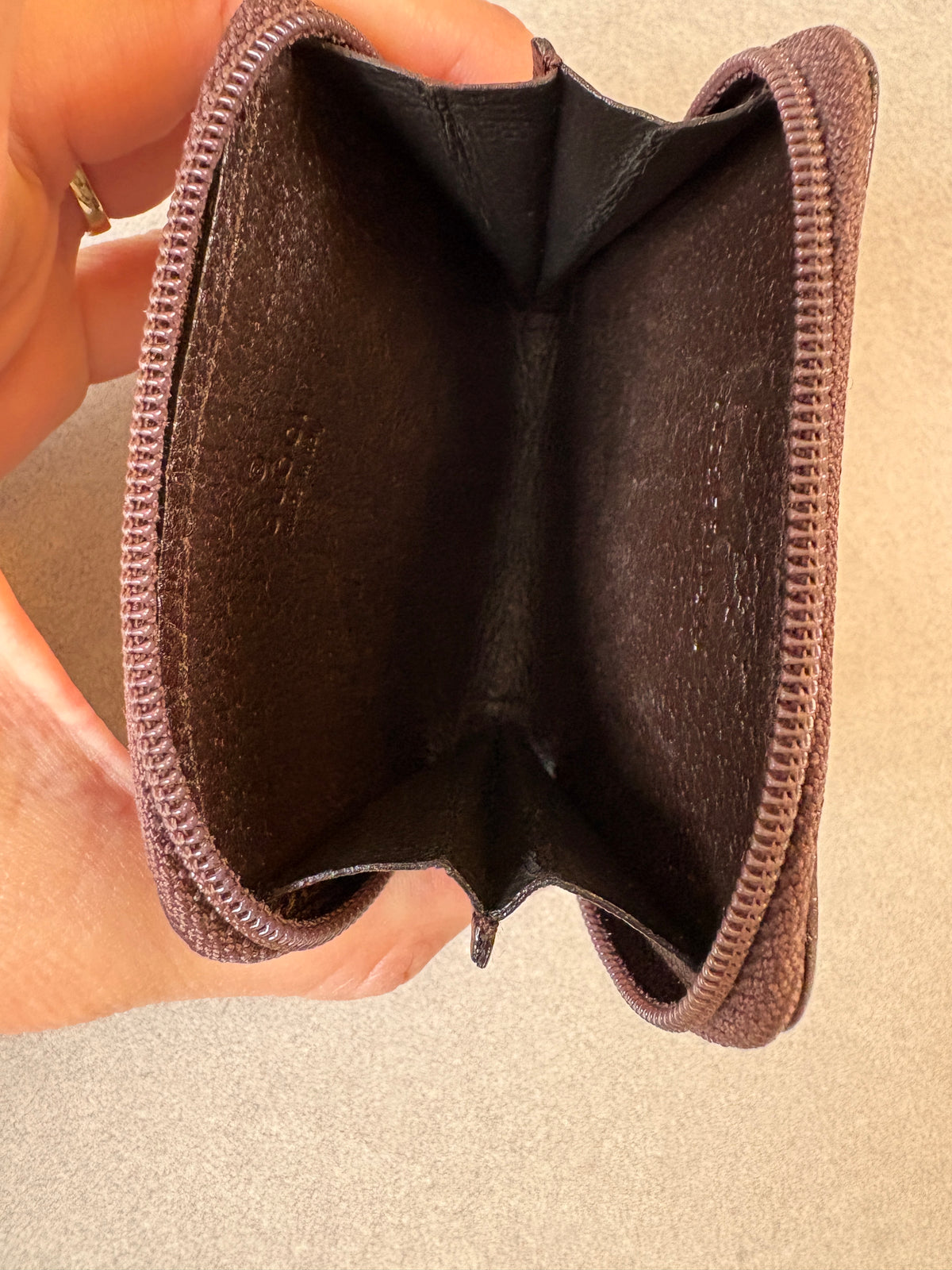 Gucci GG Biege and Black Coin Purse