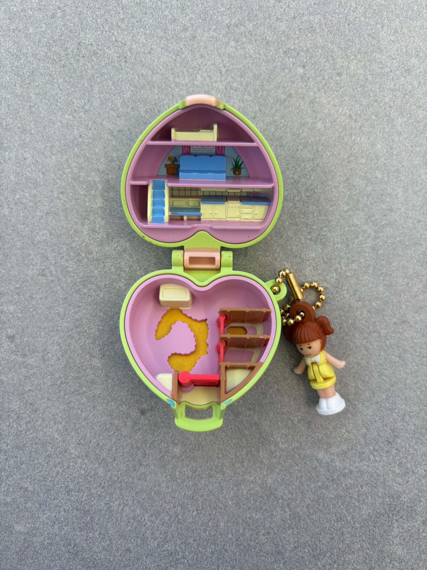 Polly Pocket Keyring Green