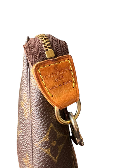 Louis Vuitton 2000s Monogram Pochette Accessoires