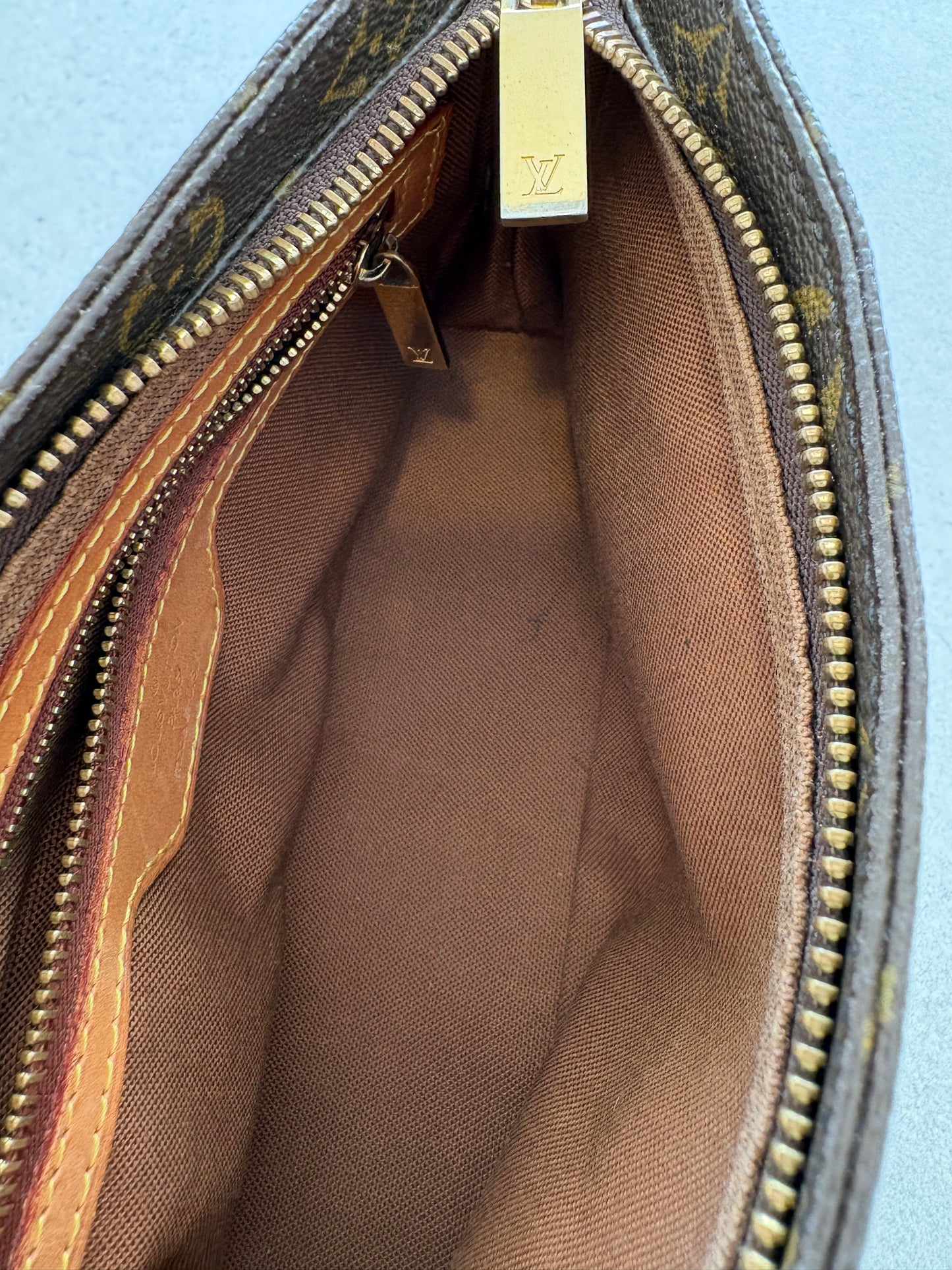 Louis Vuitton Monogram Trotteur Cross-body Bag