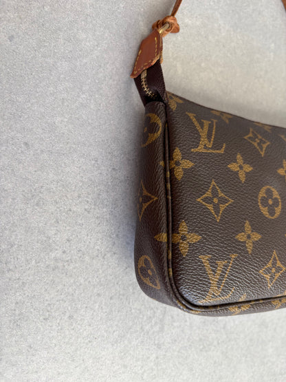 Louis Vuitton Monogram Pochette Accessoires