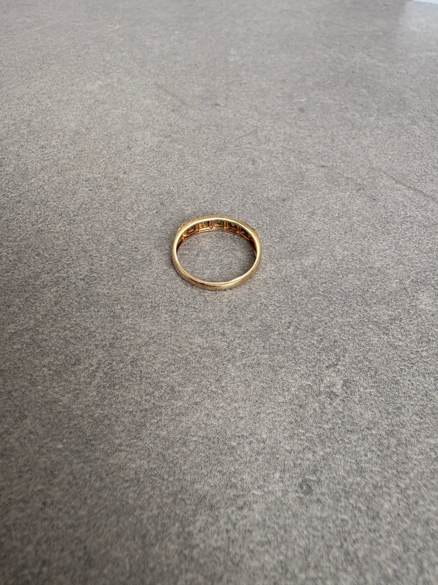 Vintage 9ct Gold Ring with Five Diamonds