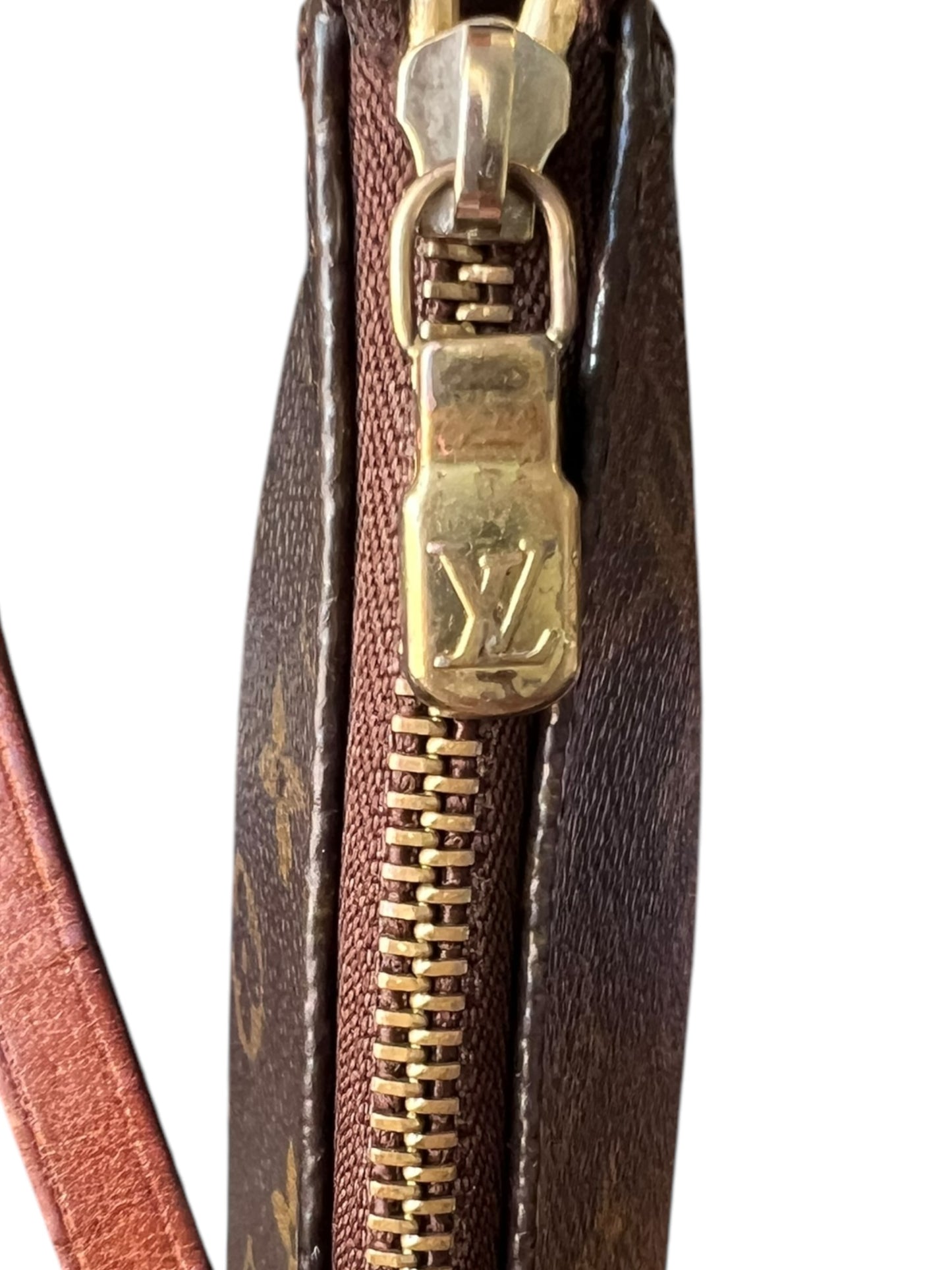 Louis Vuitton 2000s Monogram Pochette Accessoires