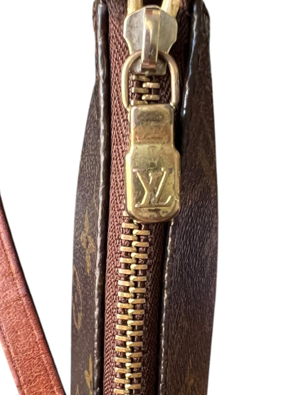 Louis Vuitton 2000s Monogram Pochette Accessoires