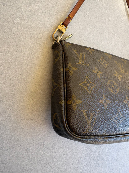 Louis Vuitton Monogram Pochette Accessoires