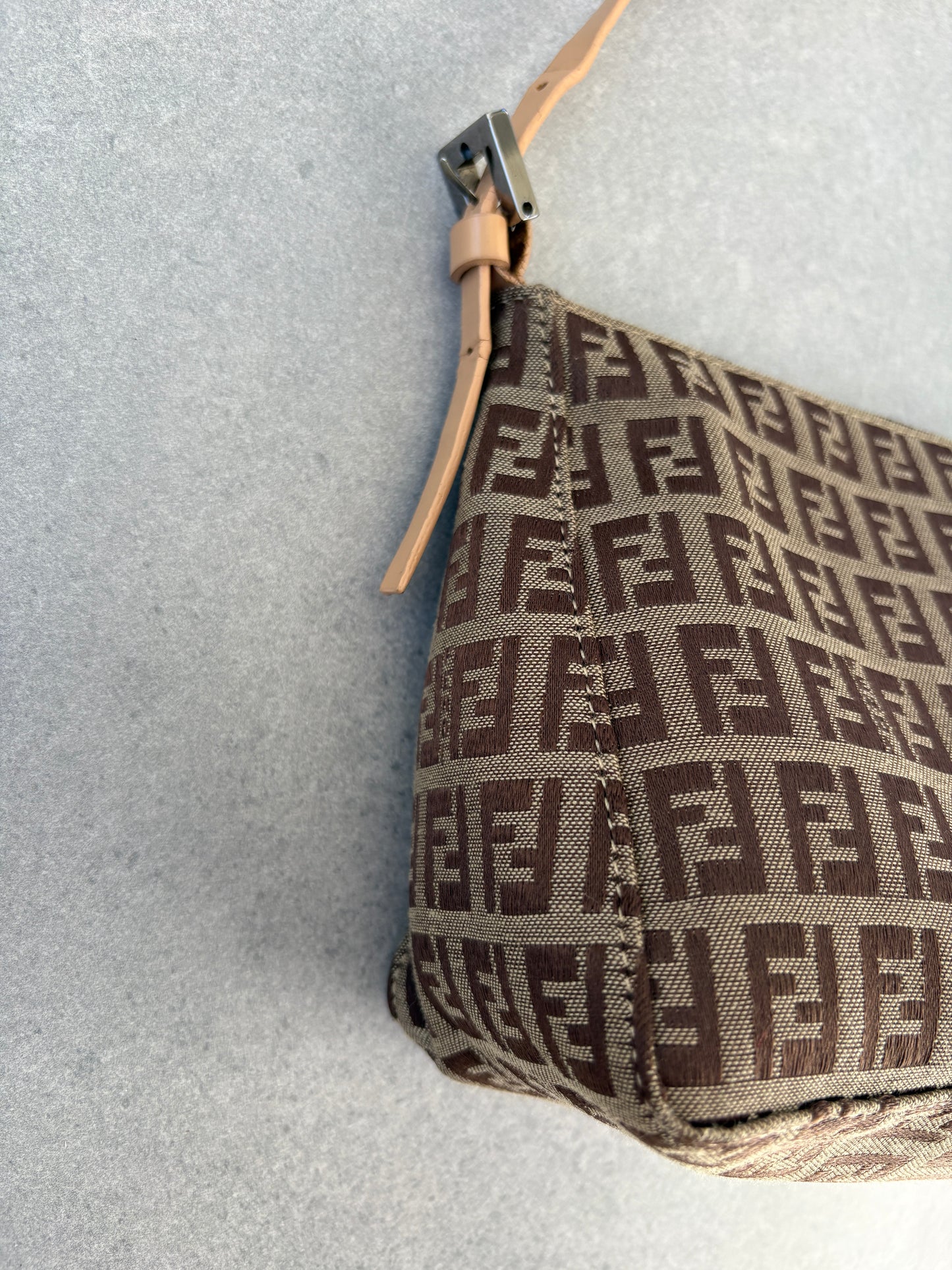 Fendi Baguette Shoulder Bag Zucchino