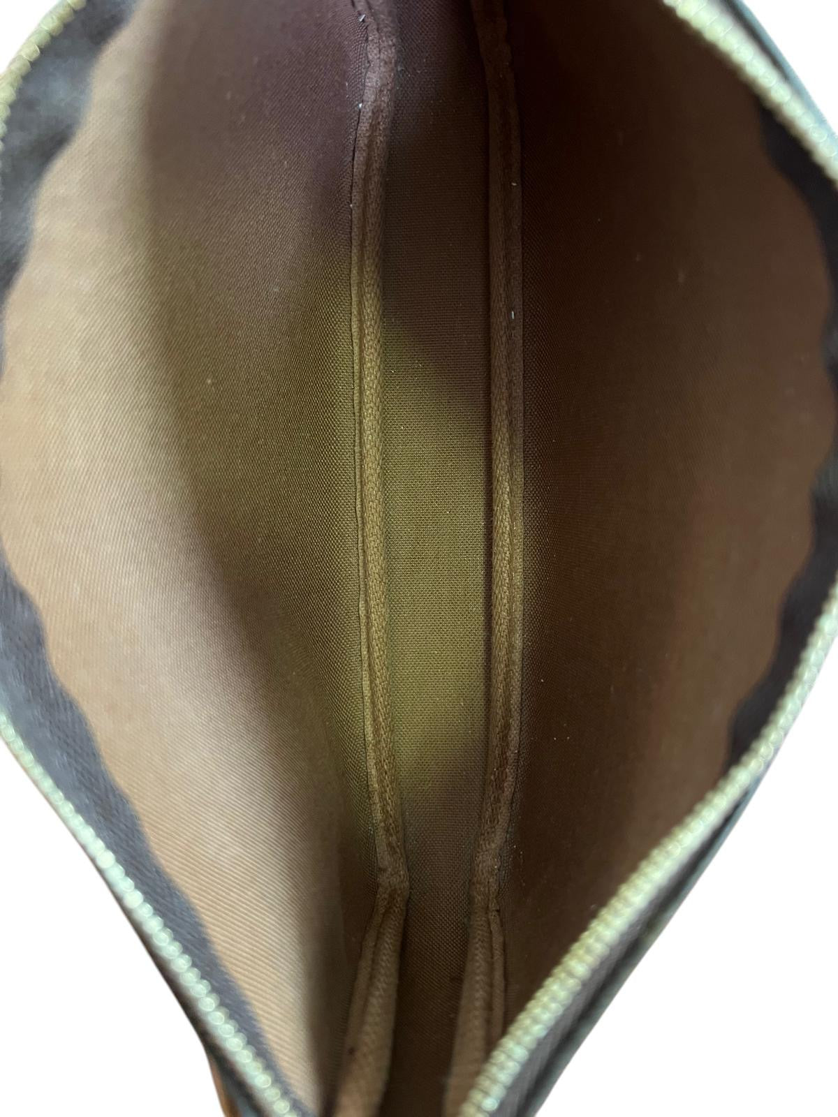 Louis Vuitton 2000s Monogram Pochette Accessoires