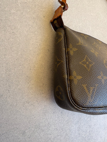 Louis Vuitton Monogram Pochette Accessoires
